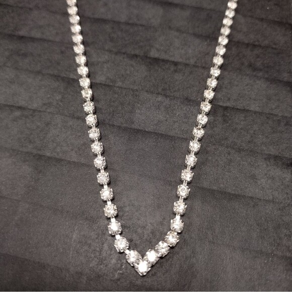 Austrian crystal silvertone necklace - Picture 1 of 6